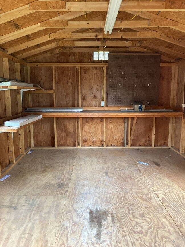 Building Photo - Nice Claremore 3/2/2 Home in Greenbrier Ad...