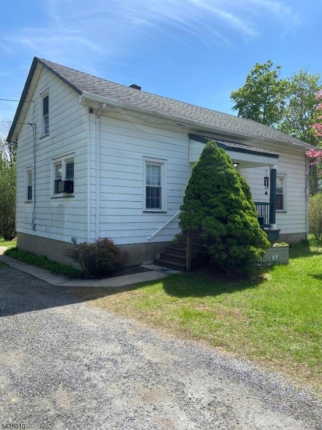 Building Photo - 492 Dogwood Ln