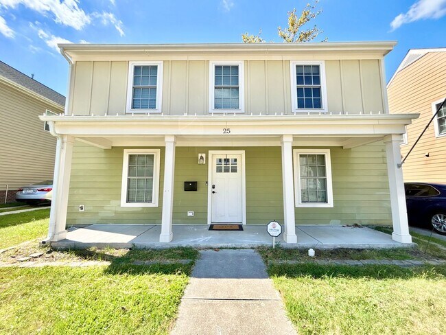 Primary Photo - Spacious 4-Bedroom Home in Portsmouth