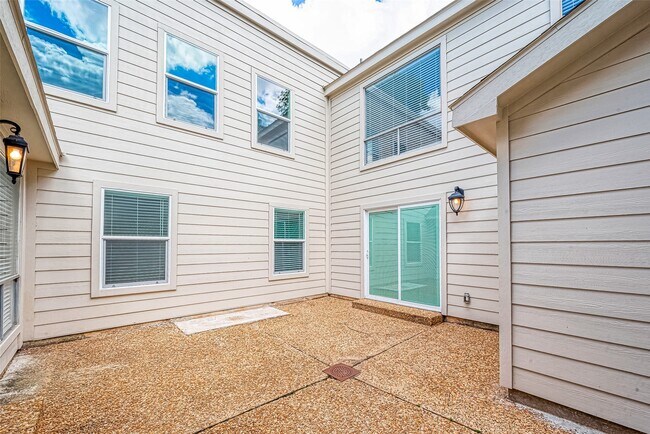 Building Photo - 1623 Cherry Ridge Dr