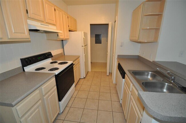 Building Photo - 5709 Legacy Crescent Pl