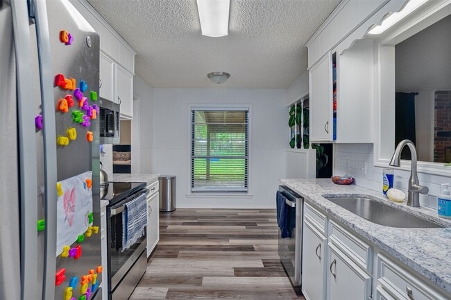 Building Photo - 130 Elmview Ln