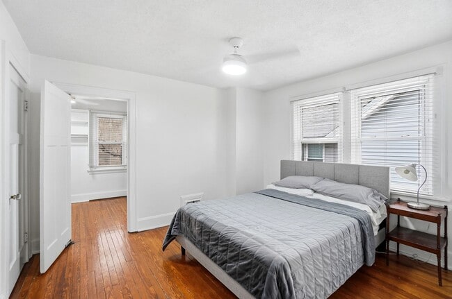 Building Photo - 2 Bed 2 Bath in Oakley!