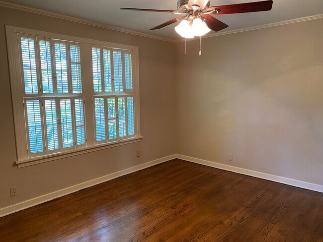 Building Photo - Beautiful 3/2 in South Highlands