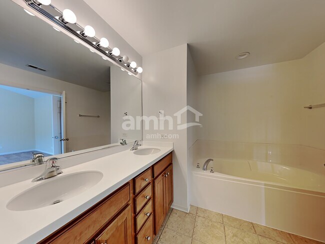 Building Photo - 209 Comstock Dr
