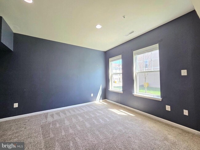 Building Photo - 1113 Red Hawk Way