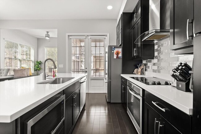 Building Photo - 520 Lanark Ct