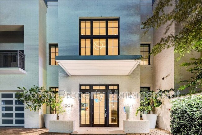 Building Photo - 207 E Intendencia St