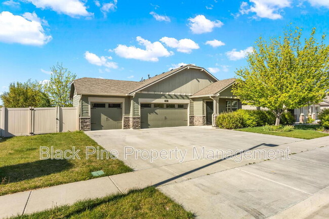 Building Photo - 1510 W Cactus St