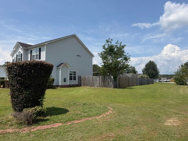 Building Photo - 205 Scaley Bark Dr
