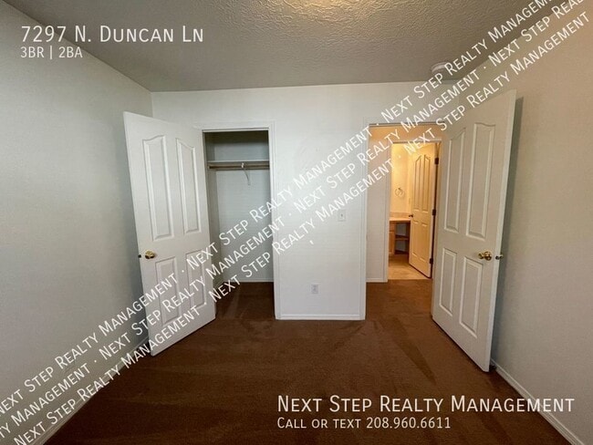 Building Photo - 3 Bed 2 Bath - NO SECURITY DEPOSIT REQUIRED!
