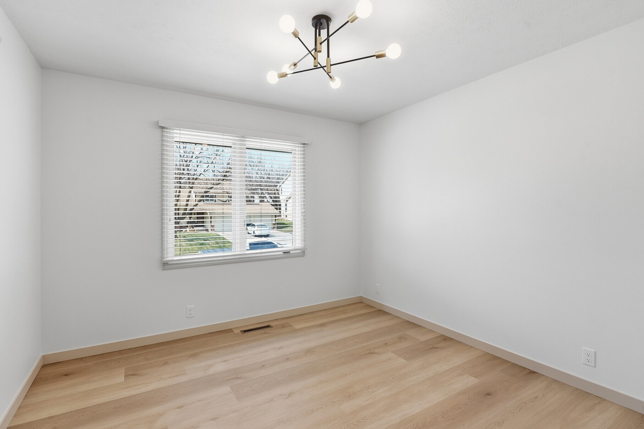 Building Photo - 4639 S 154th Avenue Cir