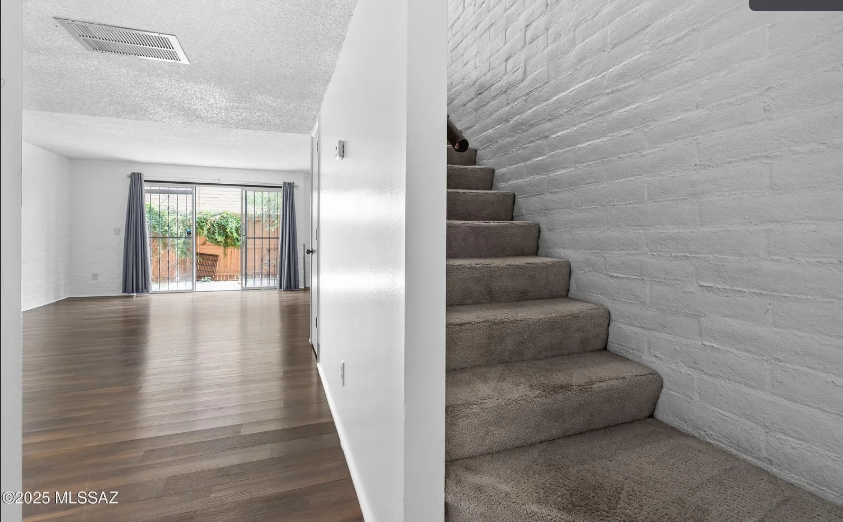 Building Photo - 2875 N Tucson Blvd