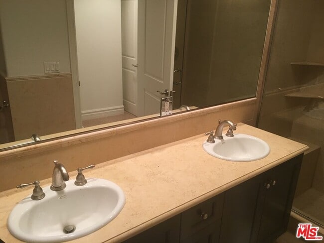 Building Photo - 1050 S Holt Ave