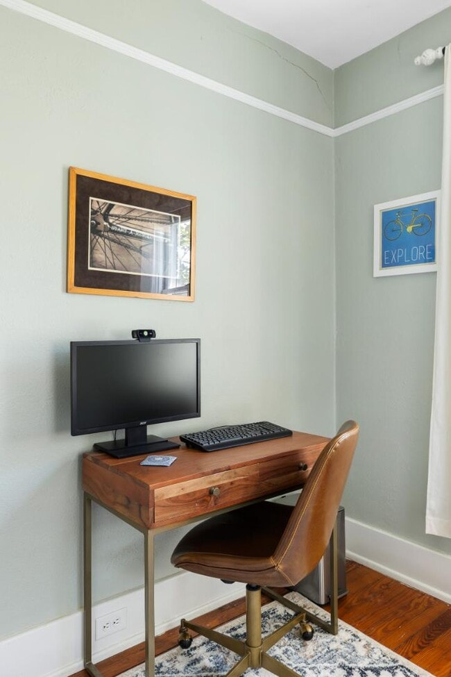 Building Photo - 56 Gadsden St