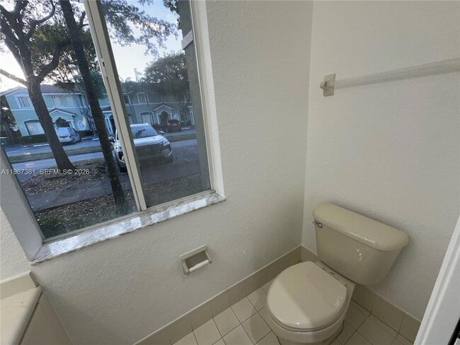 Building Photo - 2615 SE 15th Pl