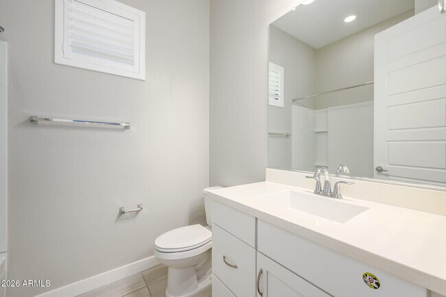 Building Photo - 824 E Monte Wy