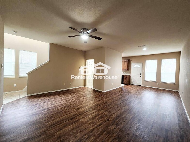 Building Photo - 16530 Pentonshire Ln
