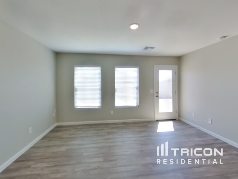 Building Photo - 14575 S Capistrano Rd