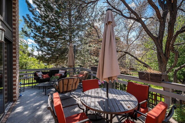 Building Photo - "Spacious 4-Bedroom Retreat with 3.5 Baths...