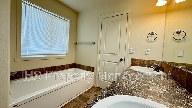 Building Photo - 5903 Pierre Dr