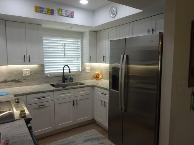 Building Photo - 2864 Crosley Dr E