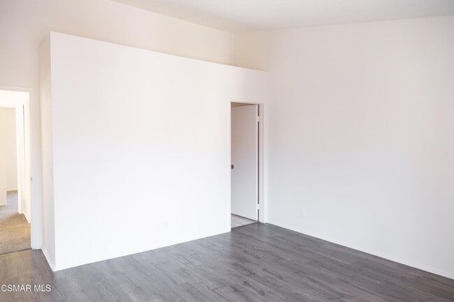 Building Photo - 215 Blackfoot Ln