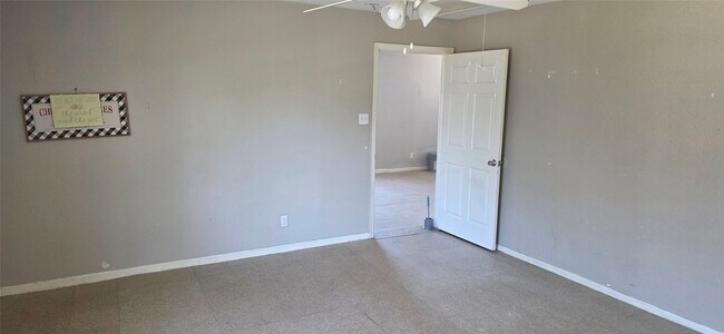 Building Photo - 5130 Chapman St