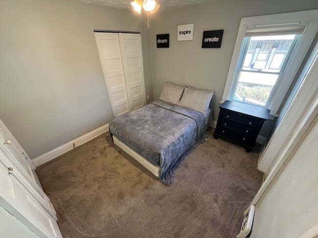 Building Photo - 334 N 60th St