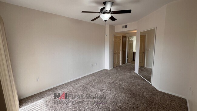 Building Photo - 2 Bedrooms, 2 Baths
