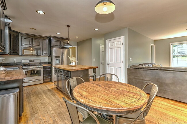 Building Photo - 28 Edgewood Ave