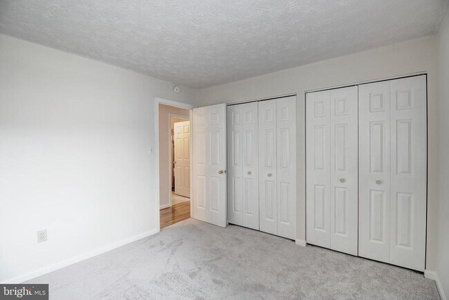 Building Photo - 2145 Wainwright Ct