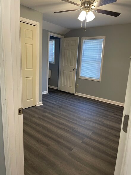 Building Photo - 132 Patten St