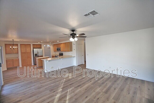 Building Photo - 20920 N 67th Dr