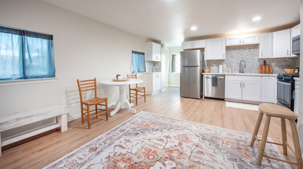 Building Photo - 604 S 8th St