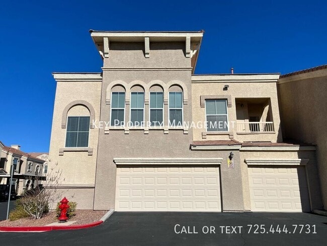 Building Photo - GORGEOUS REMODELED 2 BEDROOM TOWNHOME IN C...