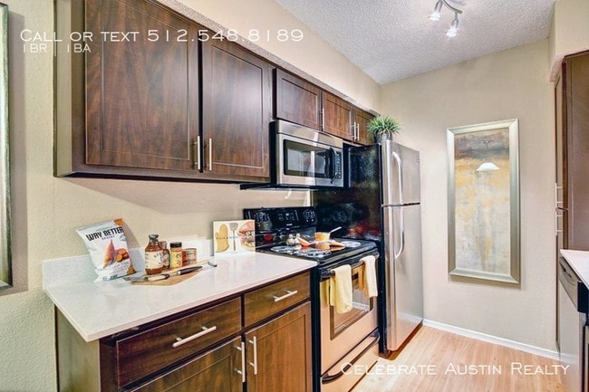 Primary Photo - Twenty15