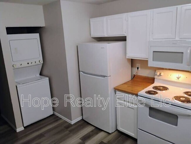 Building Photo - 1161 Mazatlan Cir