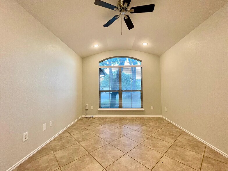 Building Photo - 3468 Flowstone Ln