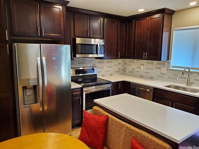 Building Photo - 1201 N Pierce St