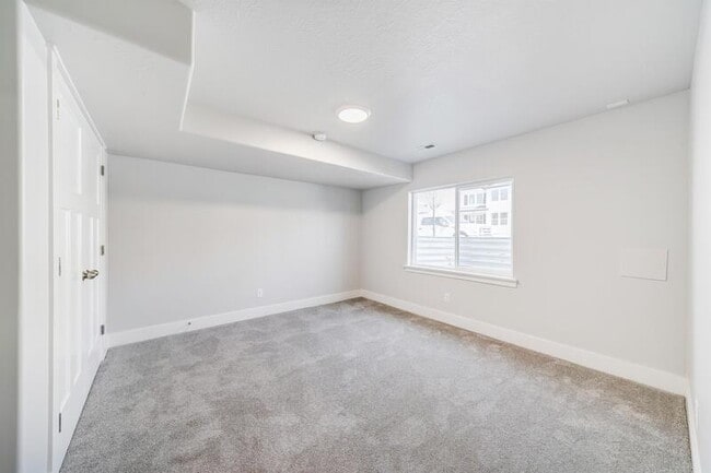 Building Photo - 1487 N 3830 W