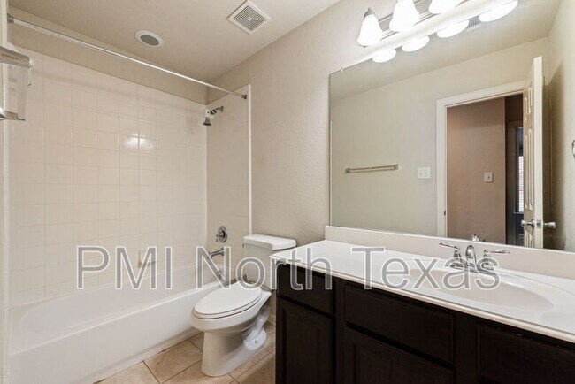 Building Photo - 10516 Bolivar Dr