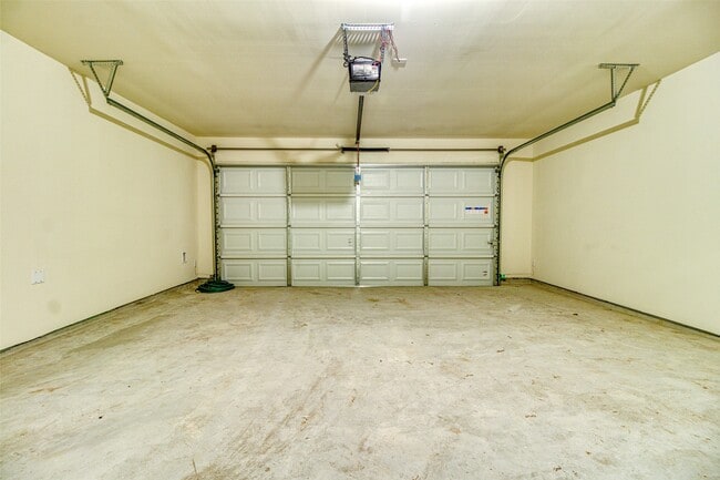 Building Photo - 8002 Vacek Meadows Loop