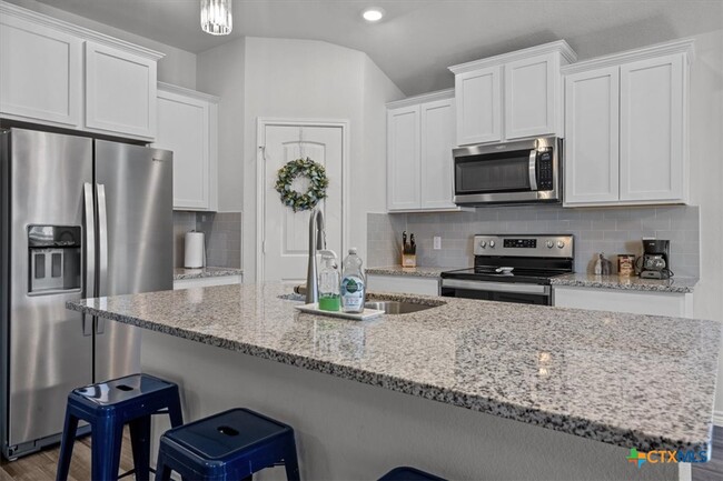 Building Photo - 3885 Lorenzen Ct