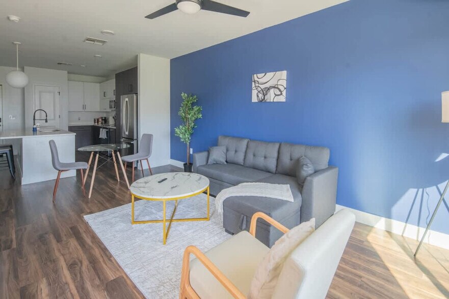 Building Photo - 701 W Rio Salado Pkwy