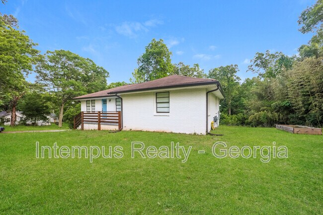 Building Photo - 3543 Bouldercrest Rd