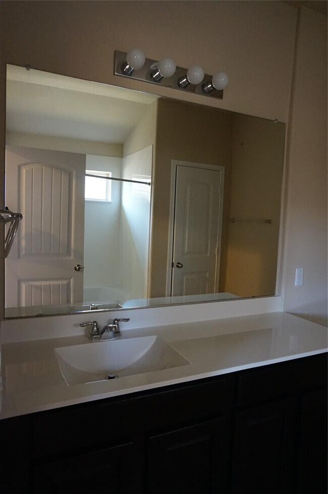 Building Photo - 1033 Britt Ln