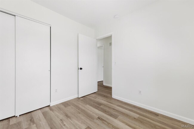 Building Photo - 32 Laura Dr