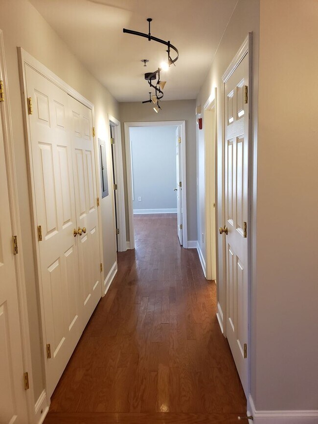 Building Photo - 4732 Tatton Park Cir
