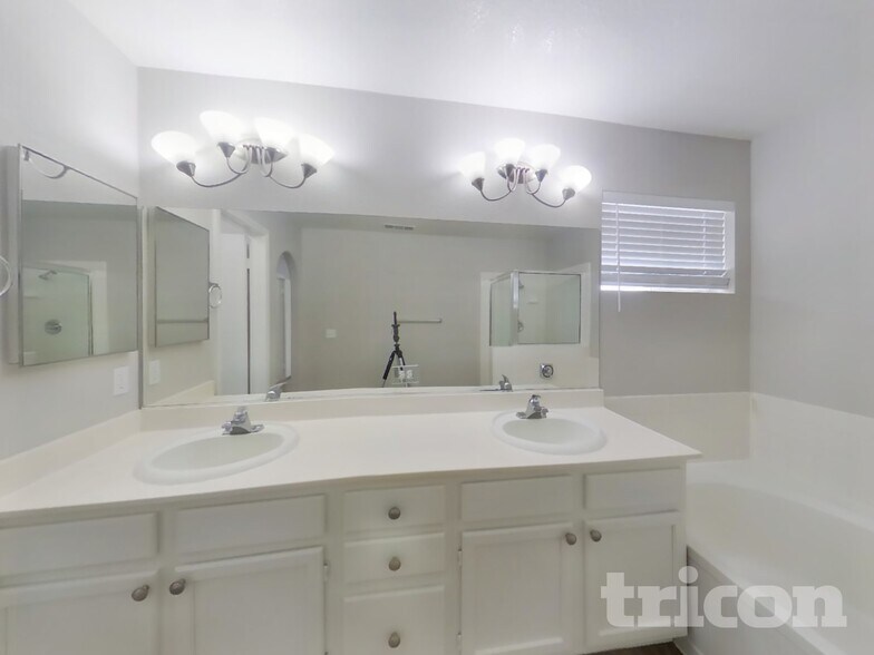 Building Photo - 2881 Deep Creek Ln